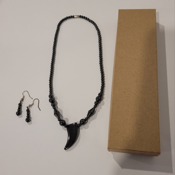 TUNGSTEN Horn / Tooth Pendant Bead Necklace with Earrings Set - Picture 8 of 16